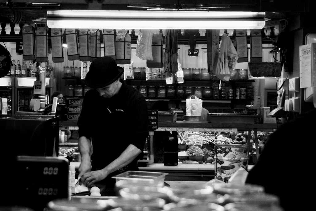 The two marketing approaches of the 21st century