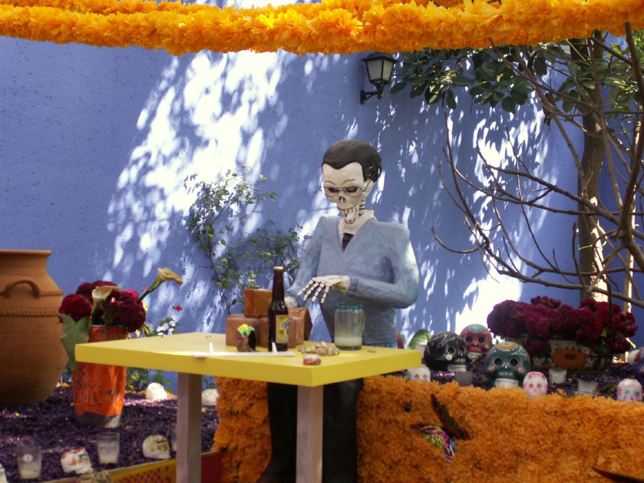 Artist Habits: Creativity Builds in the Curve of the Spine