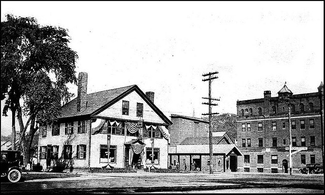 2478896056_cf062047e4_z