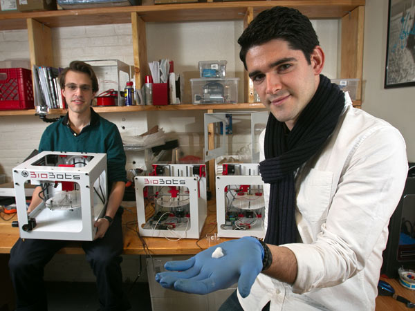 From right to left: Ricky Solorzano and Danny Cabrera, co-founders of Biobots