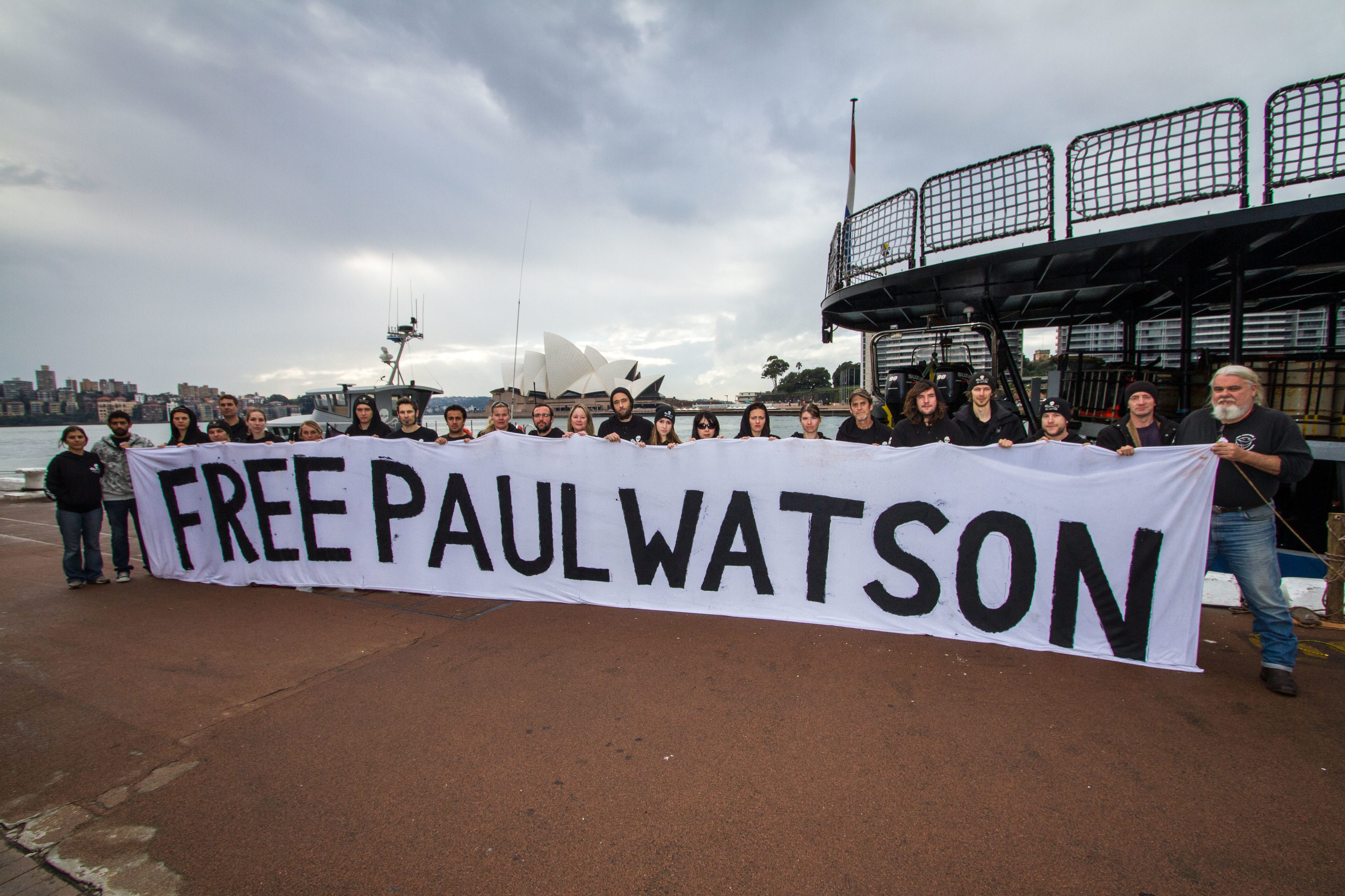120610_SA_ Sydney_ Barker_Bardot_crews_holding_Free_Paul_Watson_Banner_6721