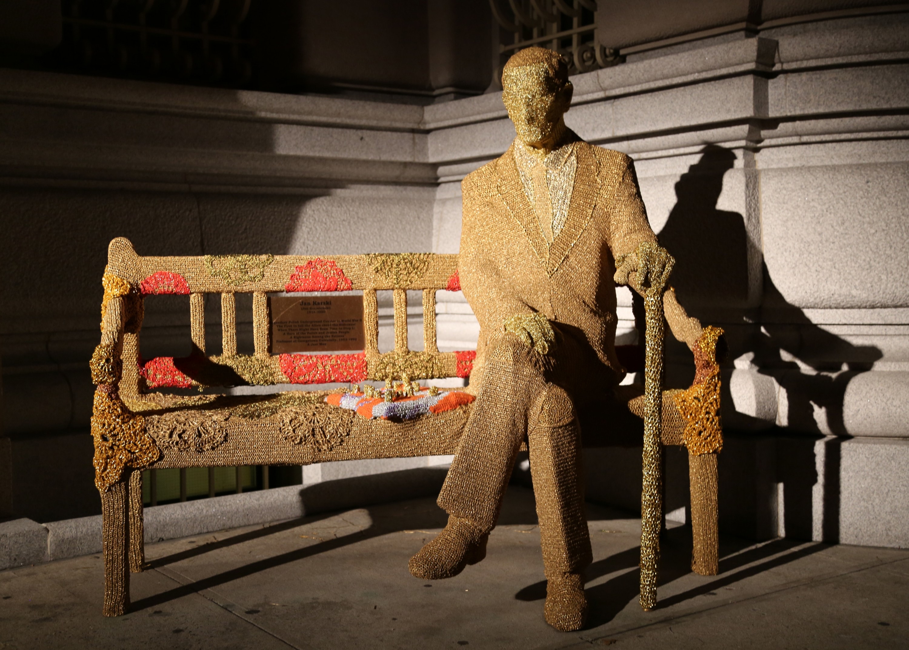 300 night karski close up