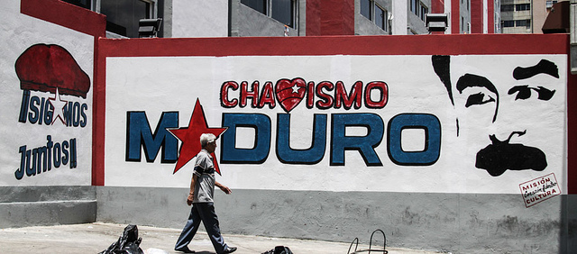 A presidential campaign mural promoting Nicolas Maduro. Photo courtesy of Joka Madruga via Flickr. 