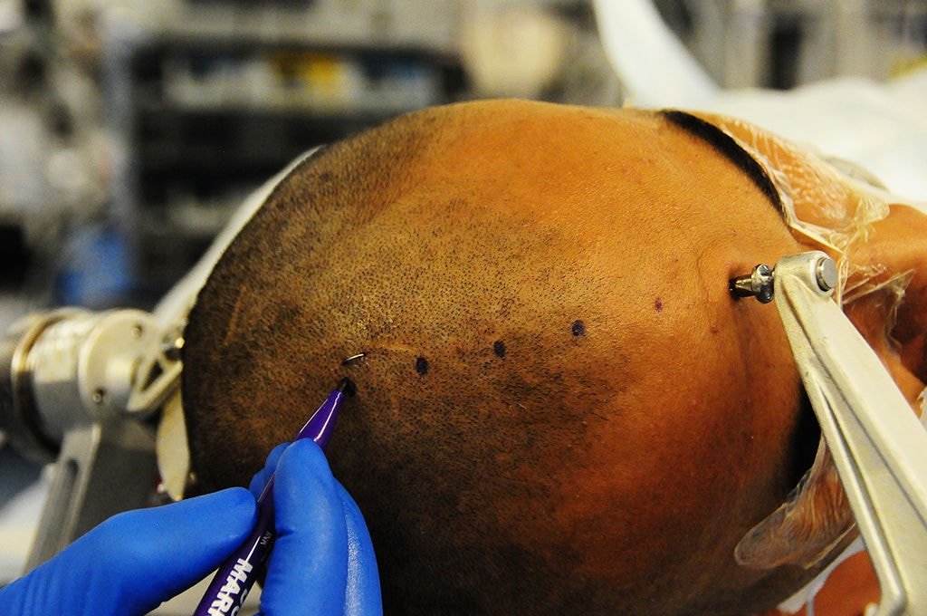 Airman_exceeds_expectations_in_Afghanistan_141010-F-DF892-092