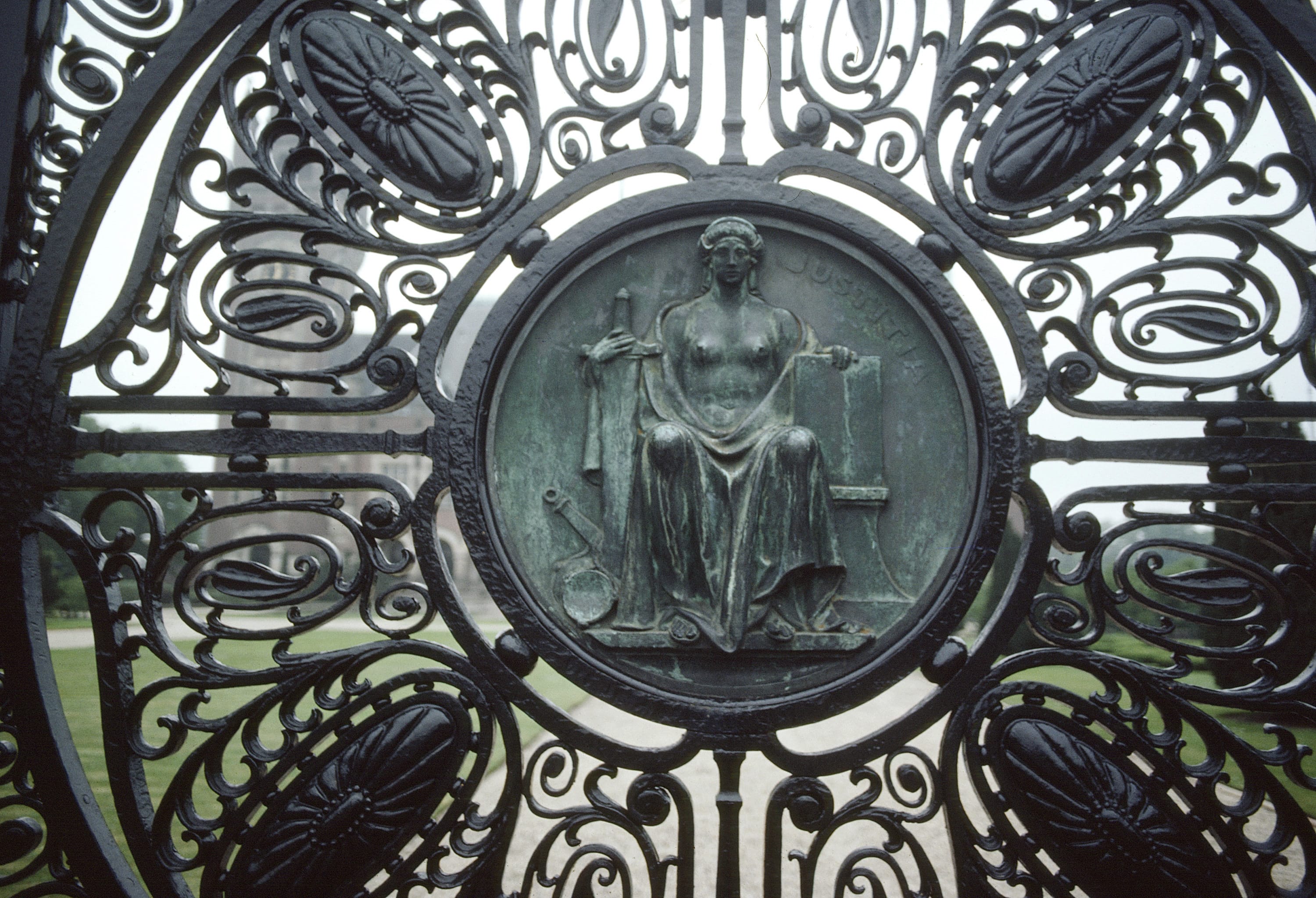 A Future Free of Corruption and Violence