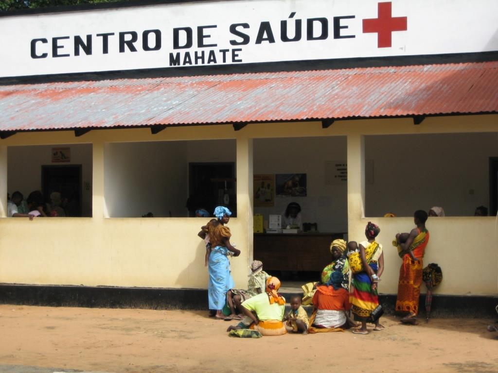 2006_Mozambique 2 (Siri Wood).JPG Ayzh