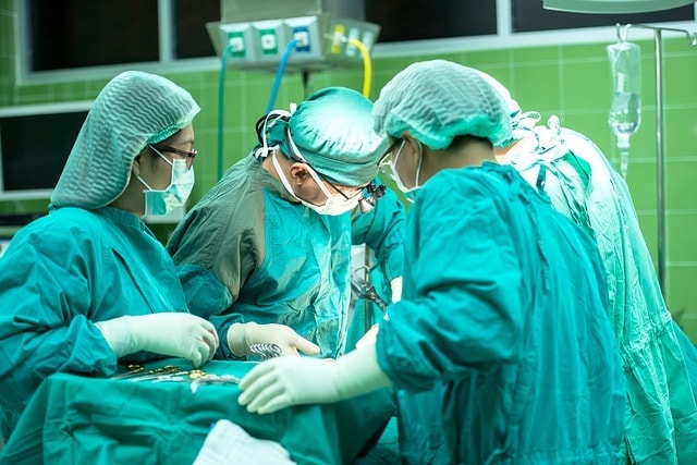 aid-surgery-surgeon-doctor