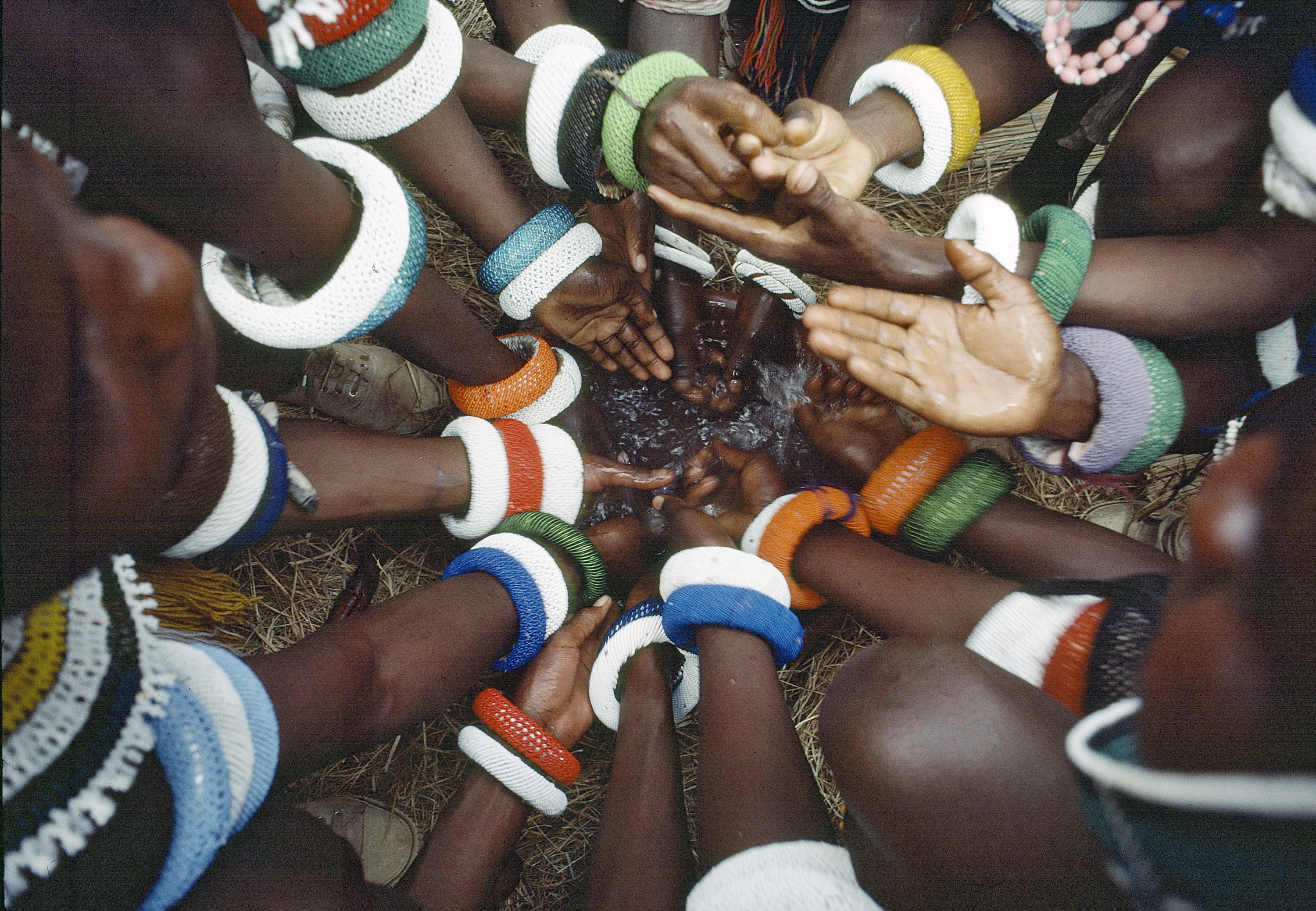 un photo-hands-ndebele tribe-africa