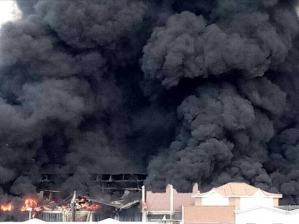 Pomezia Fire in the incinerator incendio-U43040552767777msB-U43310997199875Zt-1224x916@Corriere-Web-Roma-593x443
