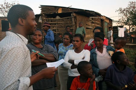 HIV_FieldWorker_450x300