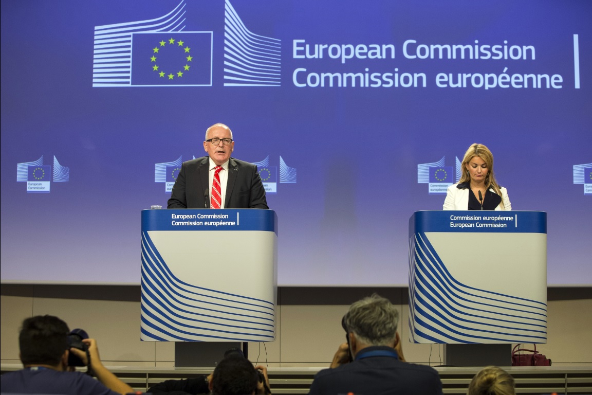 Frans Timmermans, on the left, and Mina Andreeva 2