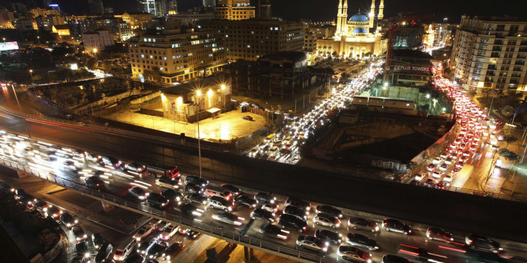 Heavy traffic fills the streets in downtown Beirut ahead of Christmas week. (Hasan Shaaban/Reuters photo)
