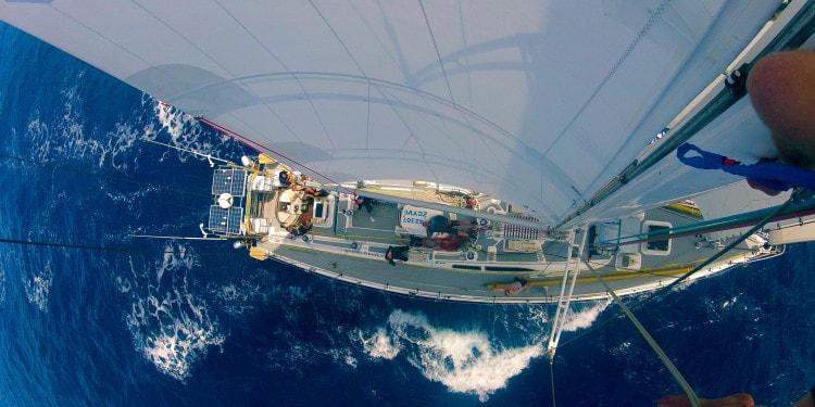 Sailing to Discover our Plastic Oceans