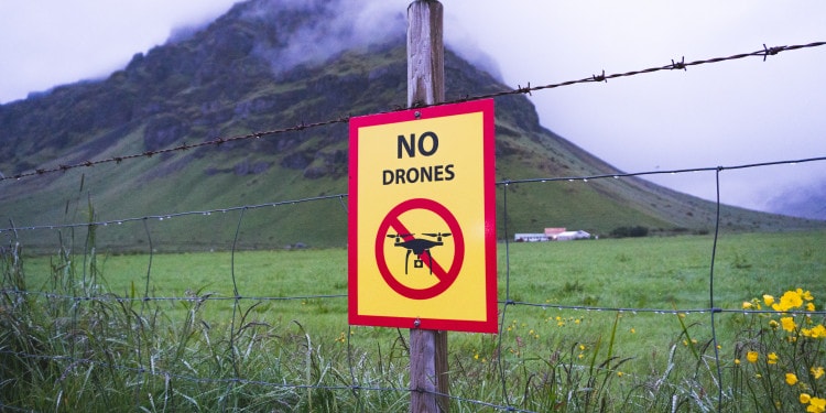 LAW-less: should we ban killer robots?