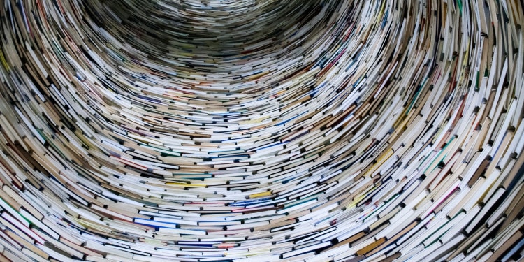 Science Research: Decentralization and Blockchain