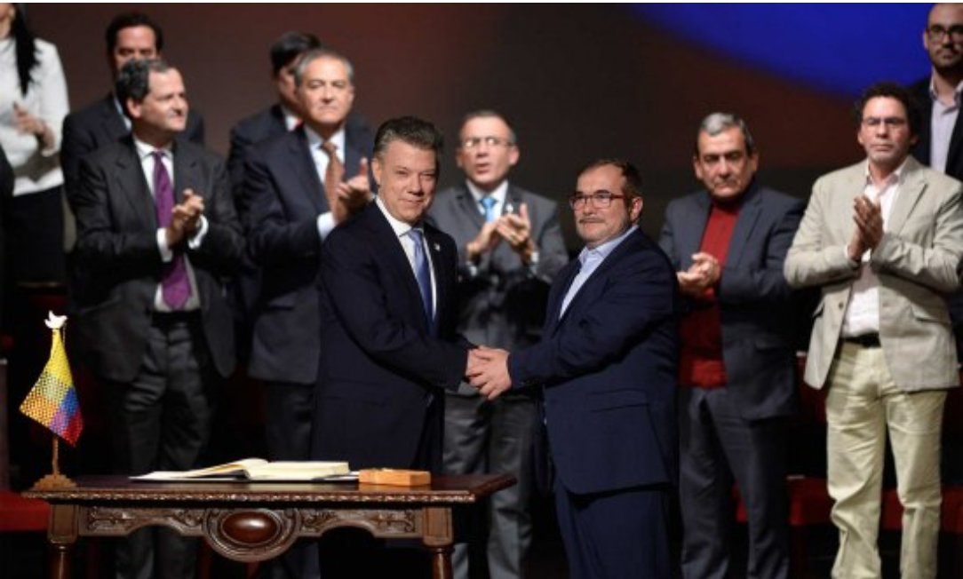 President Santos and Timochenko a.k.a. FARC’s leader, signs the final Peace Accord (November, 24th 2016)