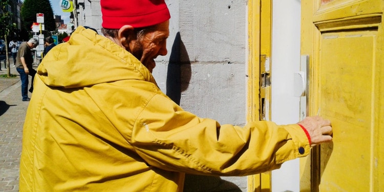 Taking Nursing to the Streets: An Interview With Infirmiers de rue