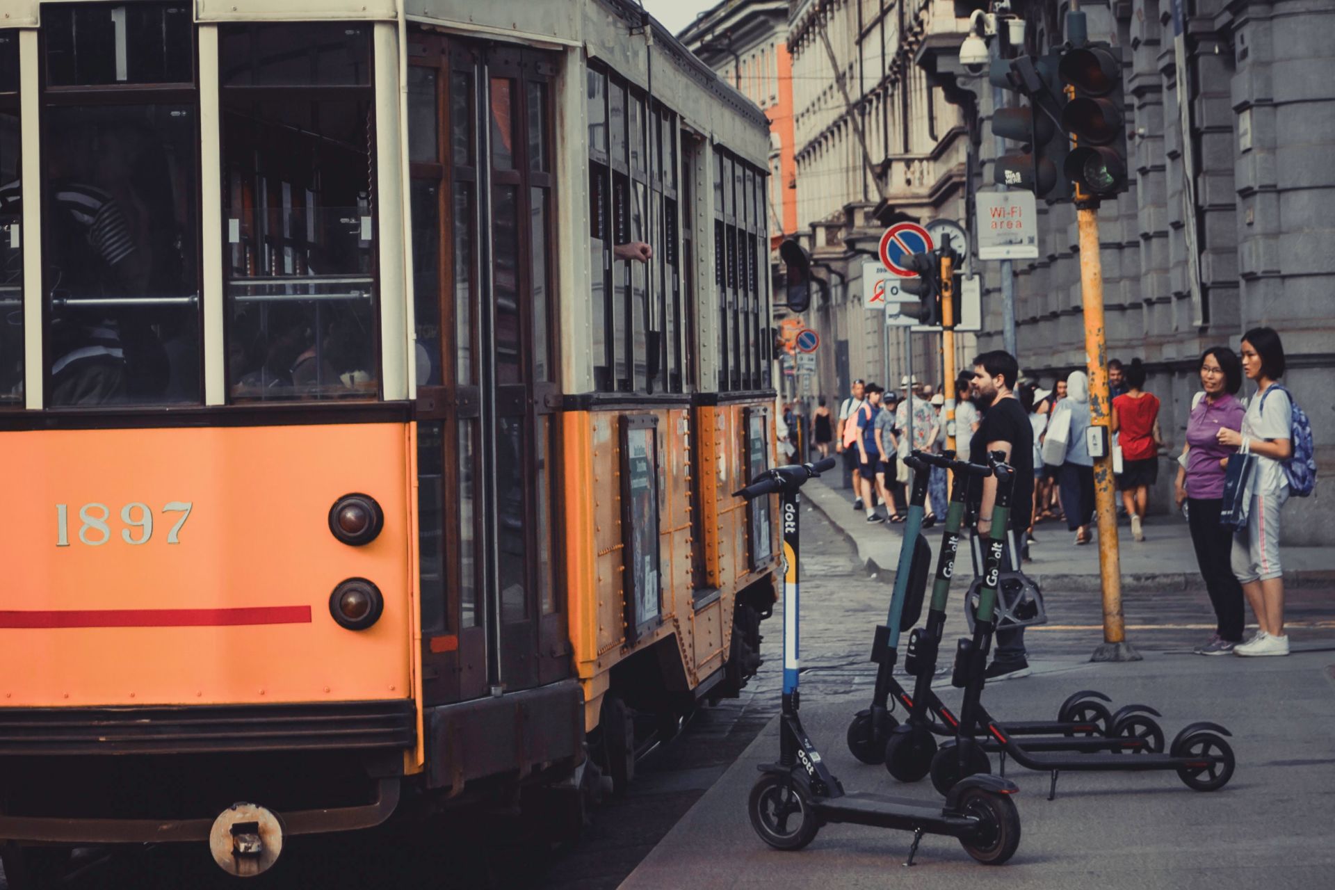 The future of public transportation needs courage – Why and how, lessons from Italy