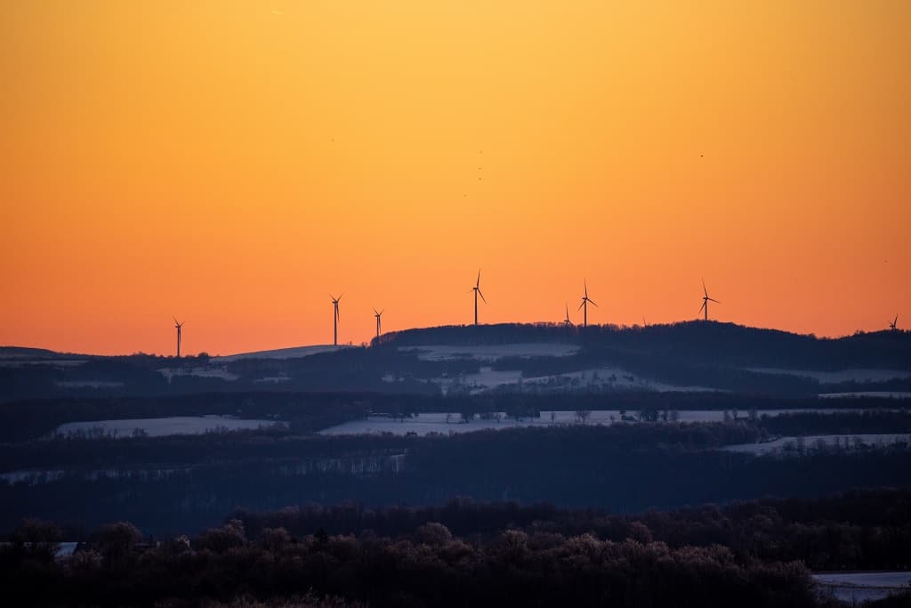 4 Alternative Methods of Producing Sustainable Energy