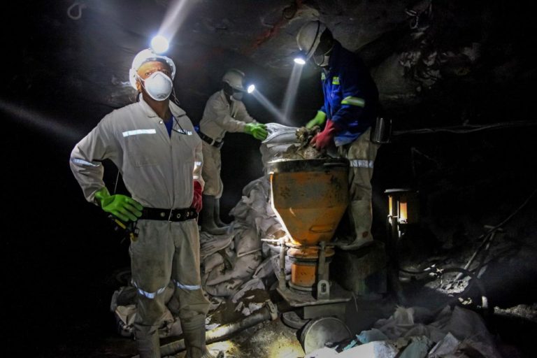 Underground platinum mining South Africa