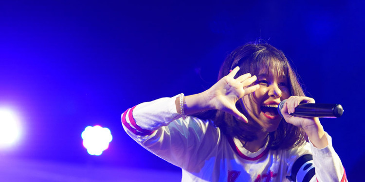 Naruthai Tansukasem performing during a 2019 reunion concert with her former group “Siamese Kittenz”. Photo courtesy of Kukufoto