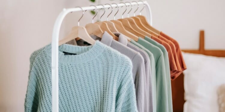 Cutting Down On Consumption With a Capsule Wardrobe