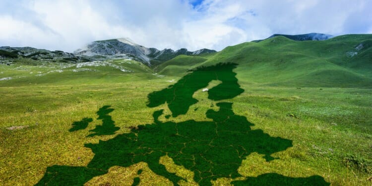 The European Union, COP26 and the Fight Against Climate Change: On the Right Track?