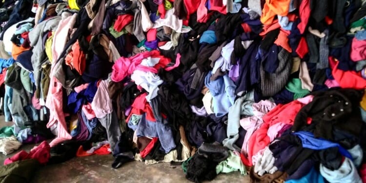 Fossil Fashion: How Green Growth is Undermining the Circular Economy