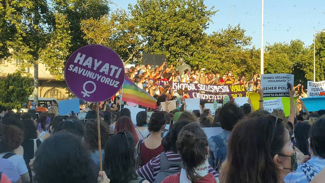 feminists protesting in Turkey against gender-based violence