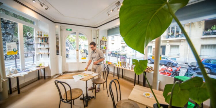 Six Tips for Eating Out Sustainably