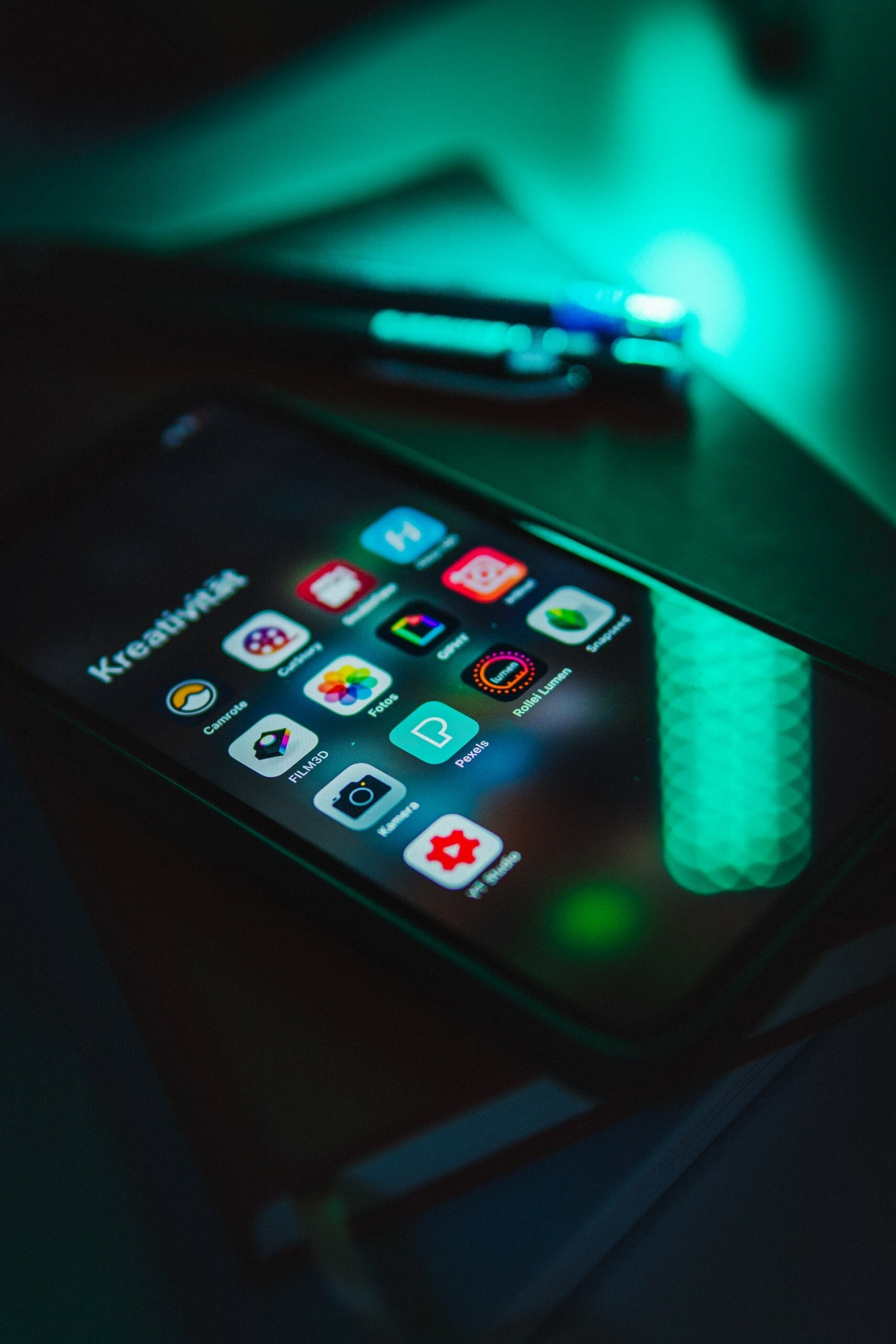 Apple vs. Israeli Surveillance Supplier: “Amoral 21st century mercenaries” 