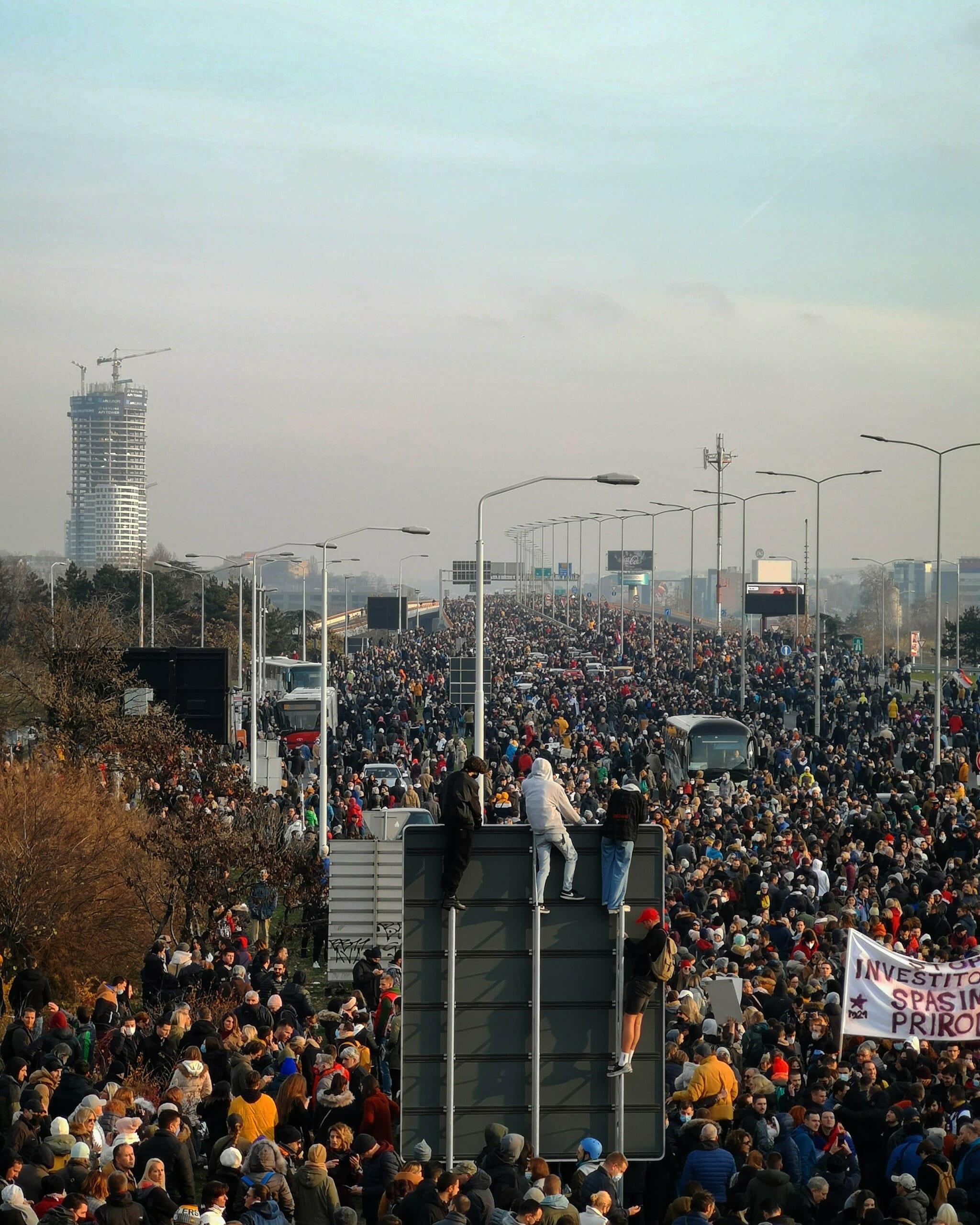 Protesters gathering to block roads and demand change in Serbia. Featured Photo Credit: Marko Risović / Kamerades. See more of the photographer’s work on his instagram page.