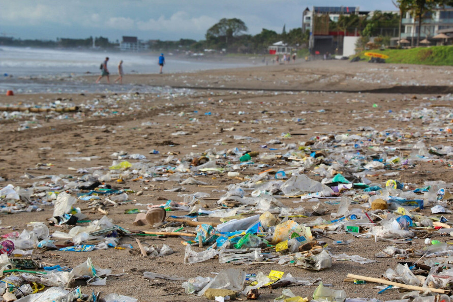 plastic beach pollution