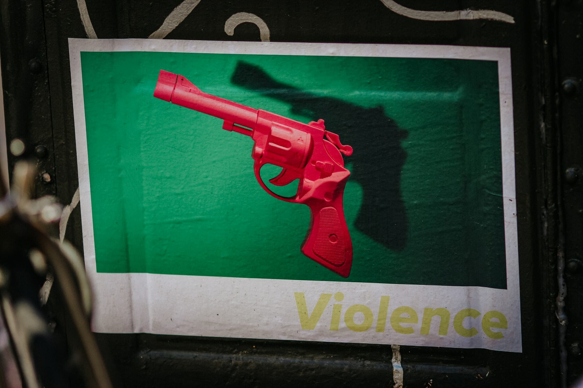 Gun on Poster