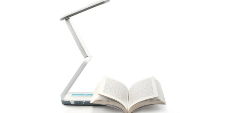 Lili Lamp, A New Light Helping People With Dyslexia Read