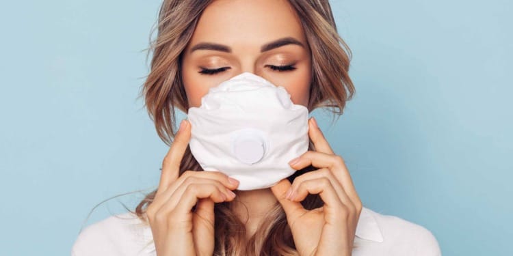 Masked Makeup: An Evolving Industry Amidst the Pandemic’s Restrictions