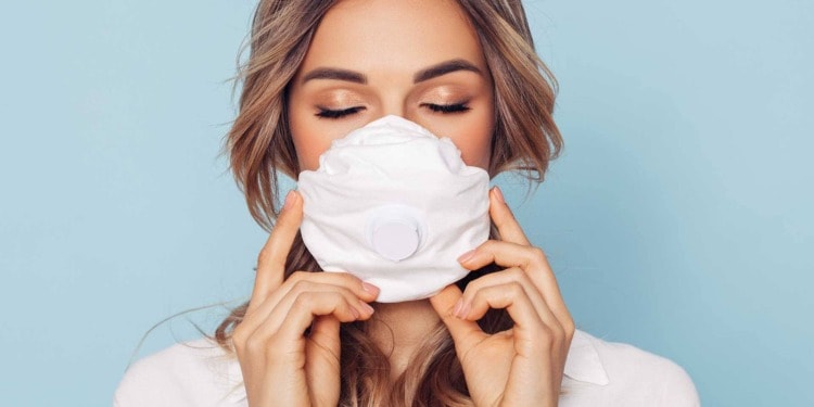 Masked Makeup: An Evolving Industry Amidst the Pandemic’s Restrictions