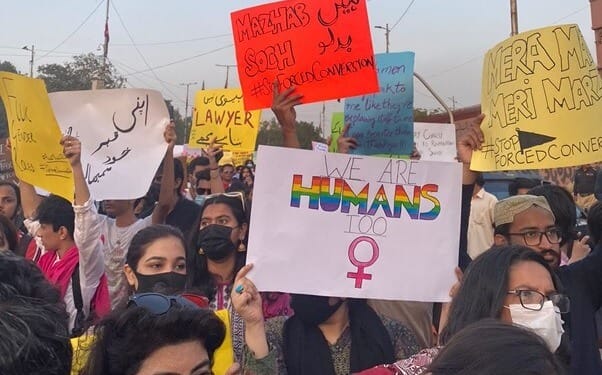 Feminism Between Globalization and Tradition: The Rise of Aurat Marches in Pakistan