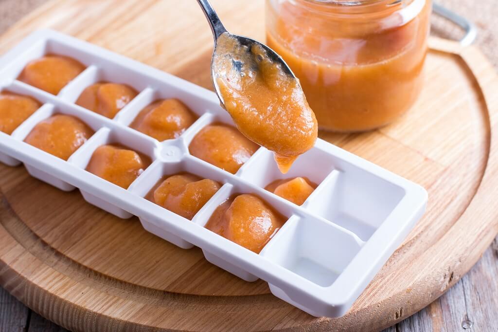 Baby puree in ice cube tray