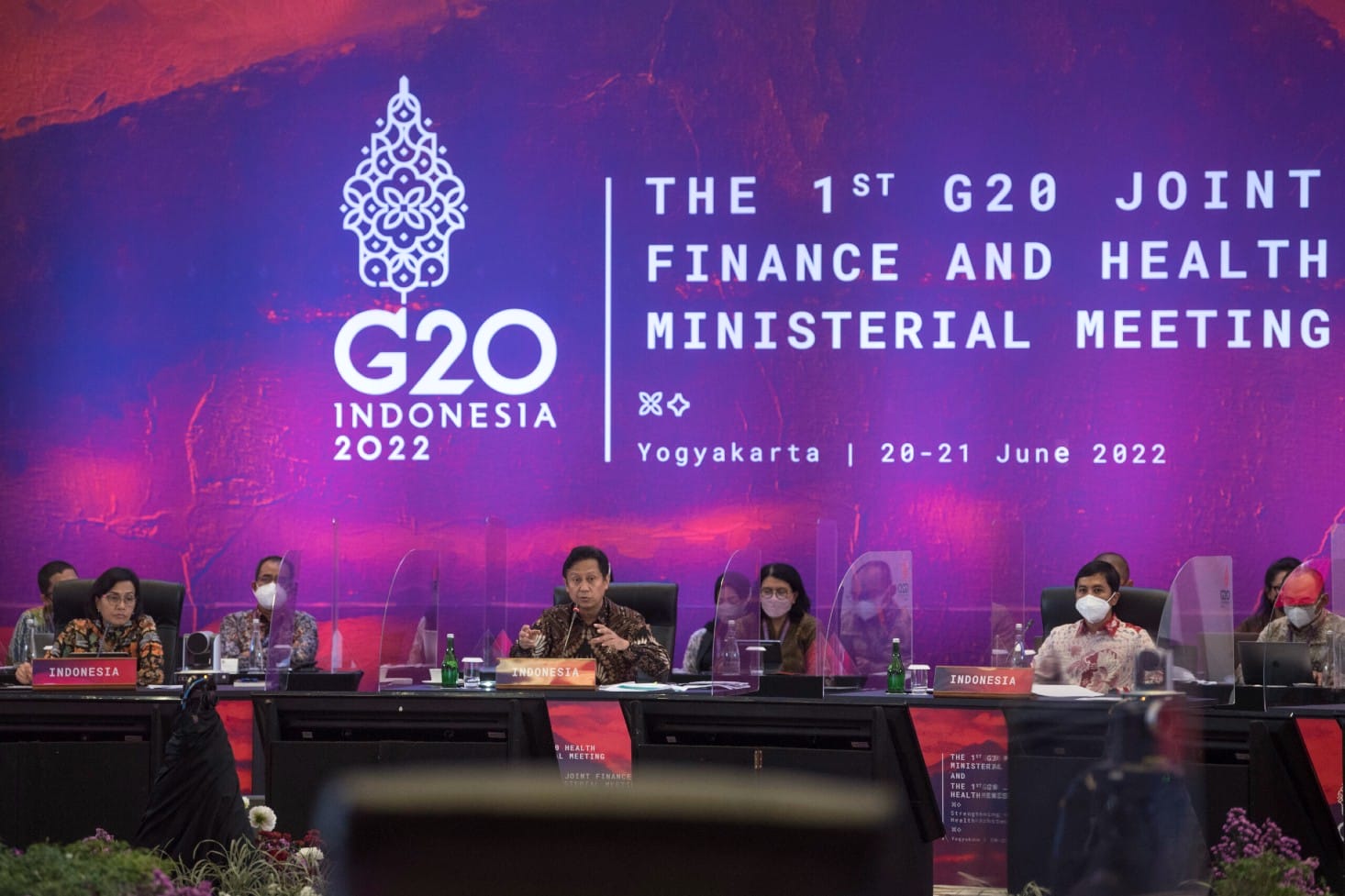 Join 20. G20 logo.