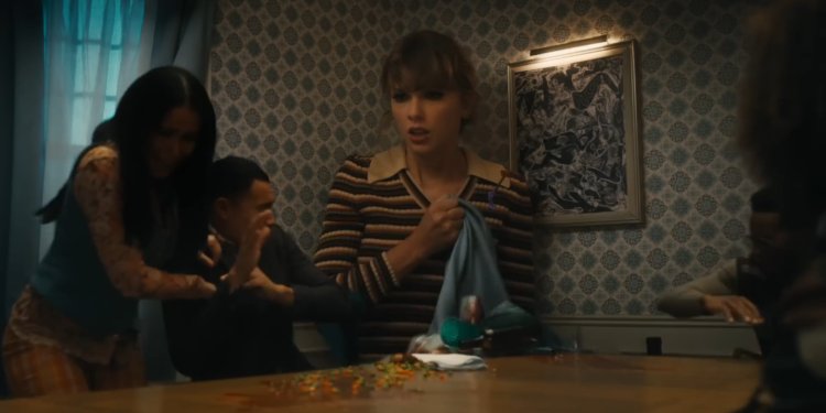 Taylor Swift’s ‘Midnights’: A Swiftie’s First Listen