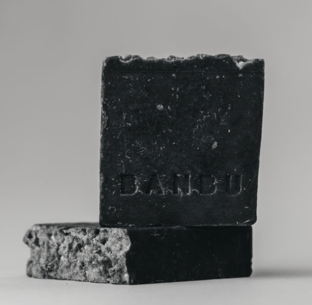 sustainable Christmas gifts under 10 Euro Banbu Store Oily skin soap