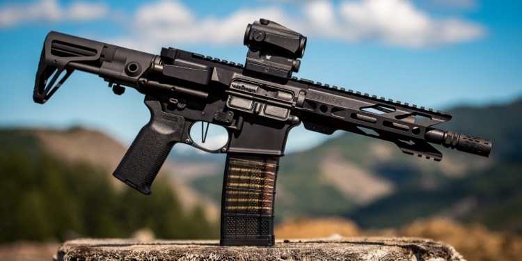 STNGR AR-15 Free Float Handguard.