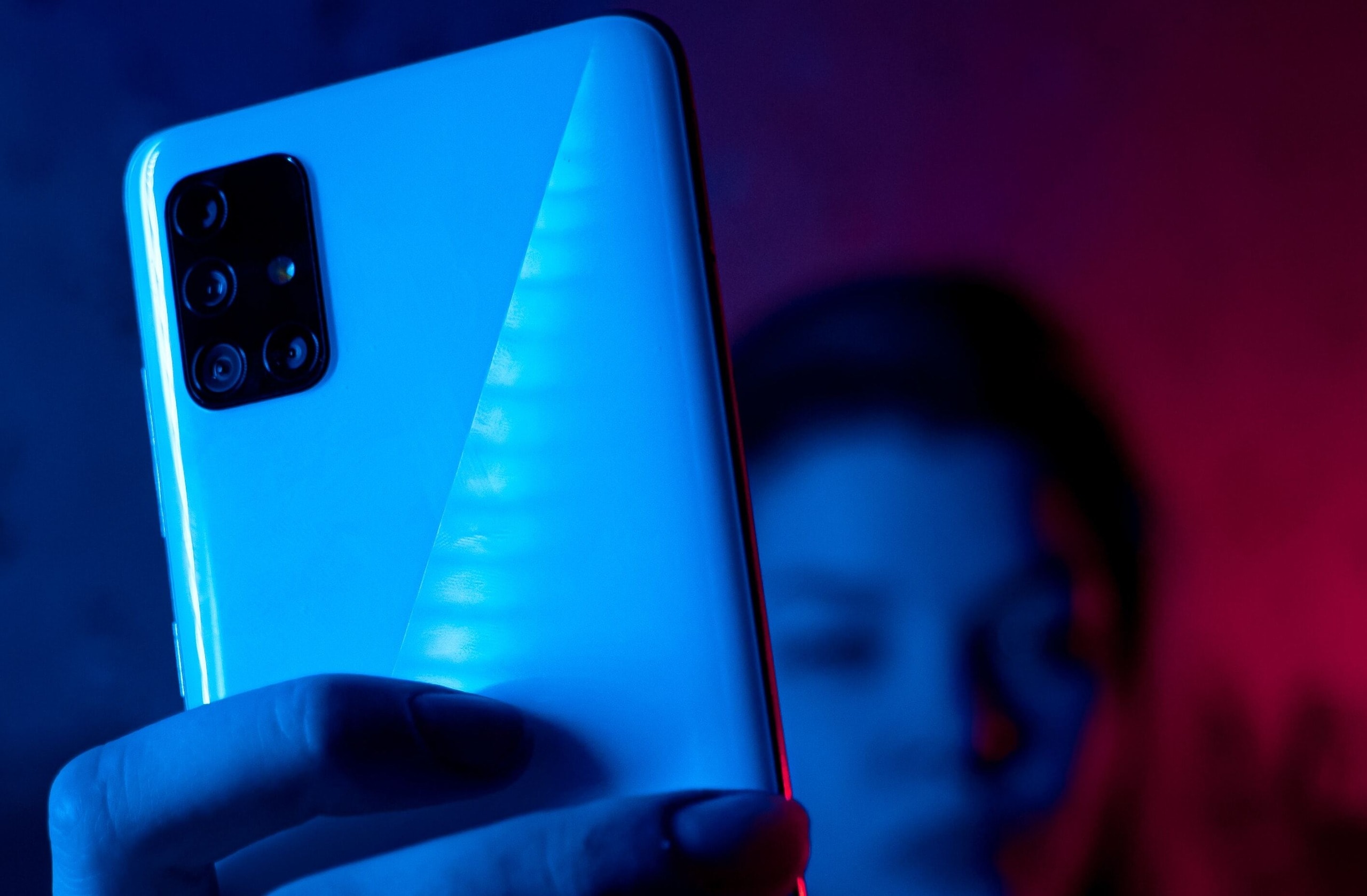 women mobile devices