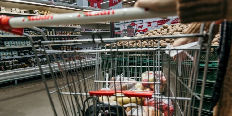 Climate Change in Times of El Niño: Impacts on Prices of Everyday Goods