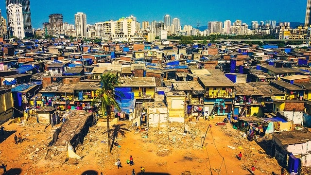 Surviving Extreme Heat in the Slums