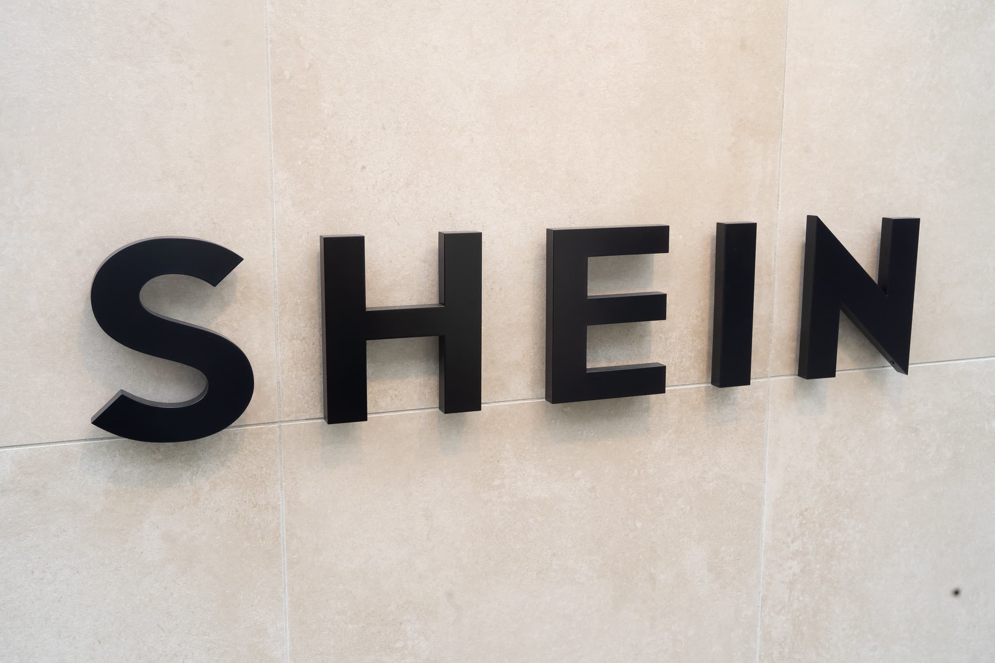 SHEIN in Scandal: Fast Fashion Giant hit with IP Theft and Racketeering Lawsuit