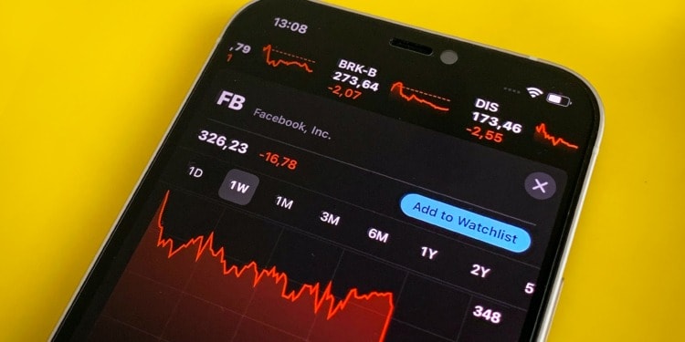 Stocks Plummet as Fitch Downgrades US Credit Rating