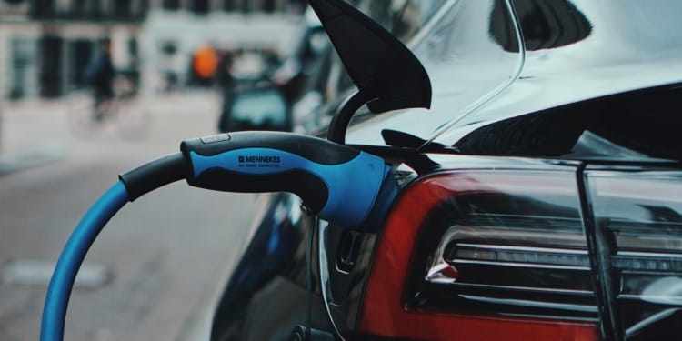Hydrogen vs. Electric Cars: What is the Right Choice for Sustainable Transport?