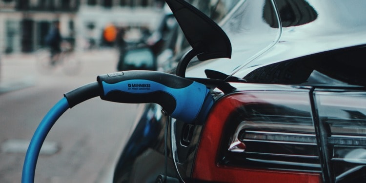 Hydrogen vs. Electric Cars: What is the Right Choice for Sustainable Transport?